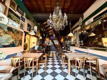 immeuble de rapport à jambes