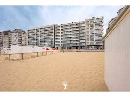 pop-up magasin sur la digue au zoute...