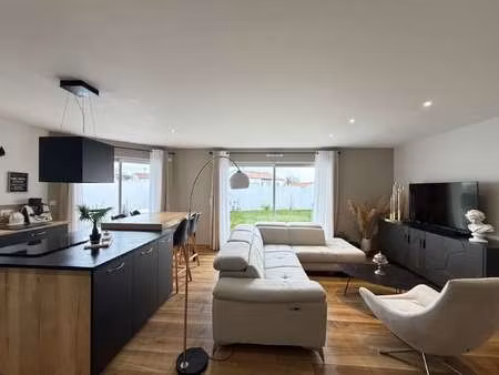 vente maison à vairé (85150) : à vendre / 117m² vairé