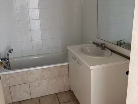 location appartement 2 pièces 44 m² à avignon (84000)
