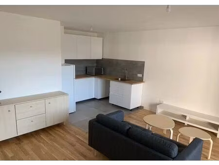 location appartement 2 pièces 46 m² à courbevoie (92400)