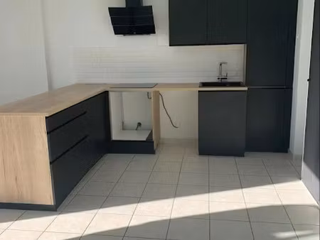 location appartement 2 pièces 47 m² à avignon (84000)  710 €