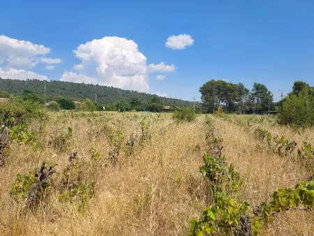 vente terrain 1600 m² à garéoult (83136)  199 000 €