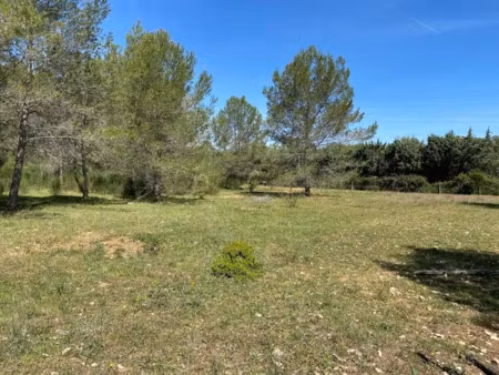 vente terrain 2000 m² à méounes-lès-montrieux (83136)  195 000 €