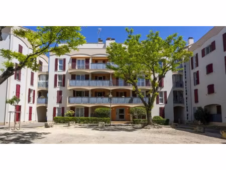 location appartement 2 pièces 56 m² à tarascon (13150)  700 €