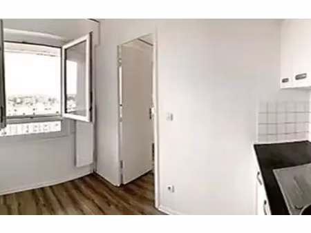 location appartement 1 pièce à bordeaux (33000)  727 €