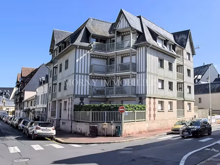location parking 12 m² à deauville (14800)  140 €
