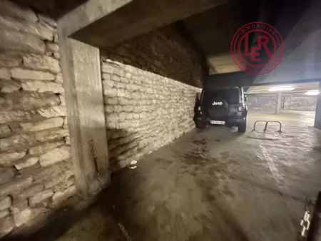 location parking à paris 3ème (75003)  180 €