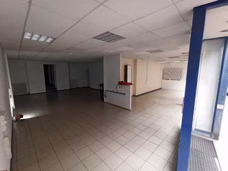 location locaux professionnels 130 m² à limoges (87000)  1 000 €