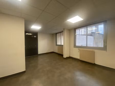 location locaux professionnels 25 m² à limoges (87000)  400 €
