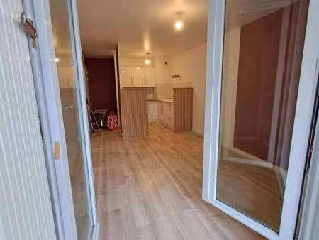 location appartement 2 pièces à la roche-sur-yon centre ville (85000) : à louer 2 pièces /