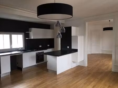 location appartement 3 pièces à nantes (44000) : à louer 3 pièces / 70m² nantes