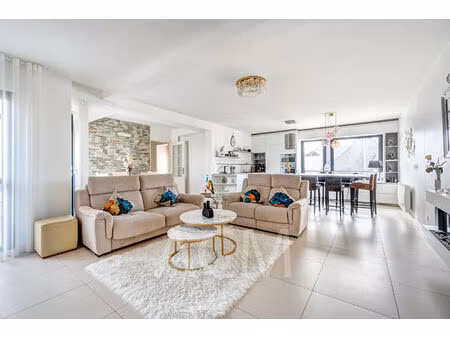 appartement 5 pièce(s) proche château et centre ville