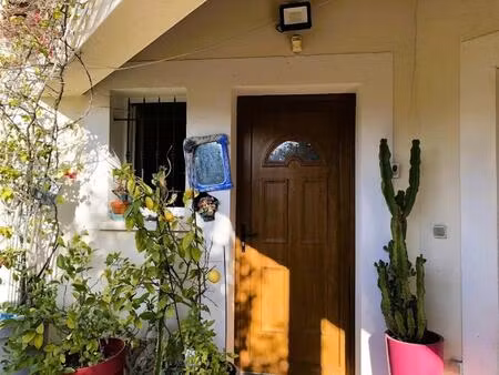 ensuès côte bleue  entre mer et village : belle villa t5 de plain-pied sur vaste terrain c