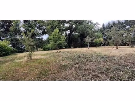 terrain plat constructible 1070 m2 viabilise