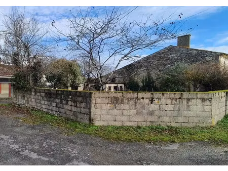 vente maison 5 pièces 104 m² à le fouilloux (17270)  56 000 €