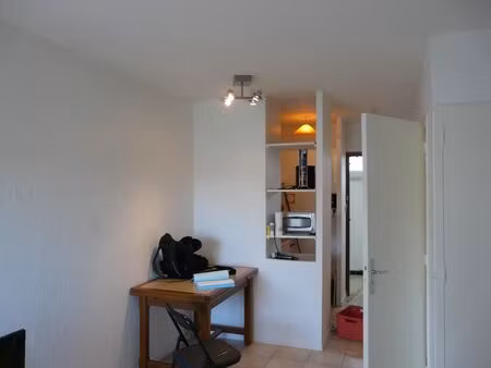 location appartement 1 pièce 27 m² à aix-en-provence (13090)