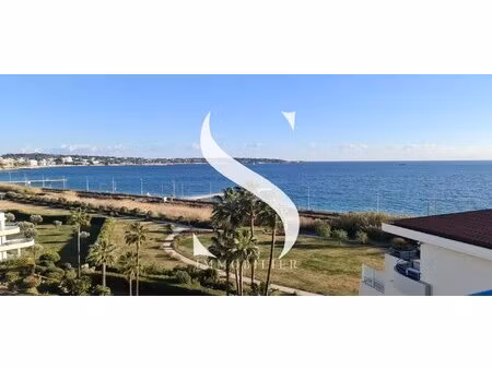 2 pièces 37m² - dernier étage - front de mer