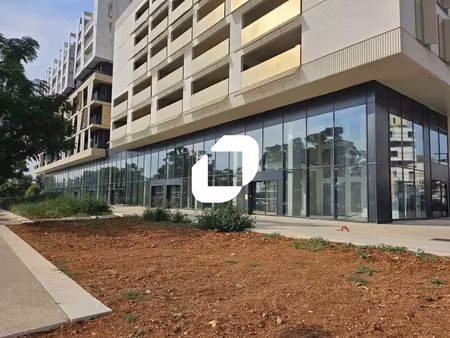 grande visibilité - port marianne - avenue de la mer - locaux commerciaux disponibles !