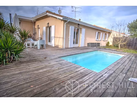 maison quatre chambres avec piscine