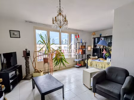 appartement t3 à fontaine