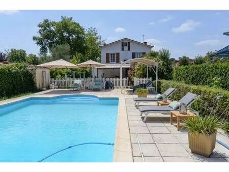 spacieuse maison de 8 pièces de 172 m²  située à fenouillet