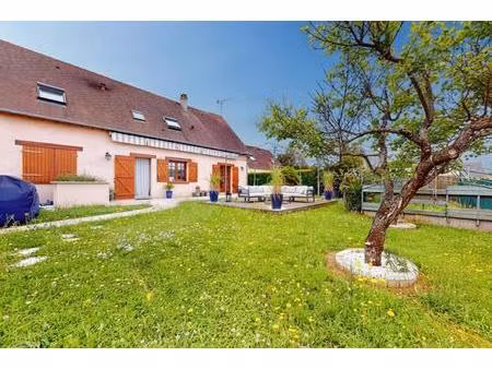 maison 4 chambres de 120m2 avec jardin et piscine à villemandeur