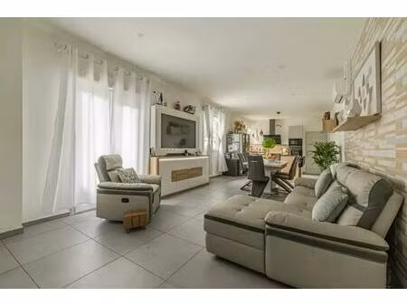 maison de 4 pièces de 121 m2  située à champigny-sur-marne