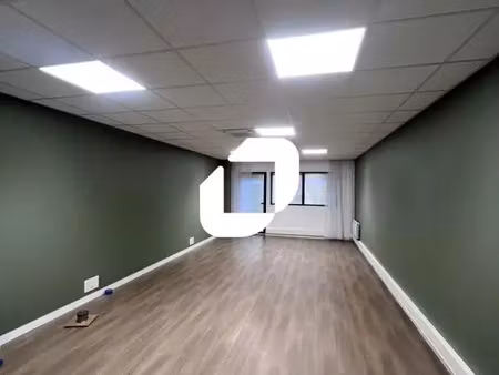 location bureau serris 77700