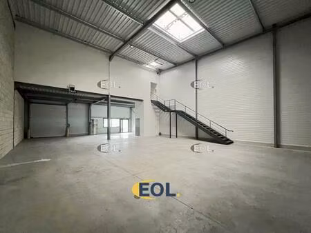a louer - local d'activité avec bureaux de 320 m²