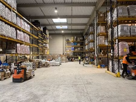 a louer : bâtiment indépendant de 2 600m² à gennevilliers