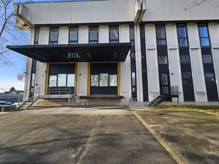 à louer : local d'environ 957 m² à rungis (94)