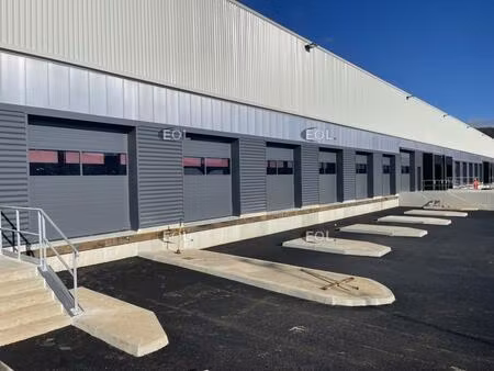 eol vous propose à la location une messagerie monoface neuve d'environ 3500m²