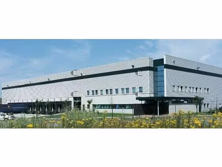 plateforme de 16 327 m² - nombreuses icpe