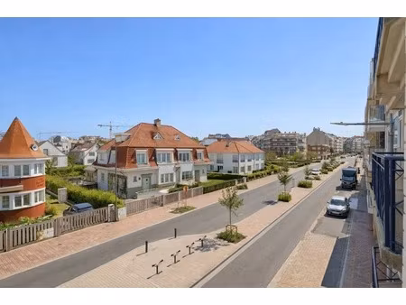 appartement te koop in knokke-heist met 3 slaapkamers