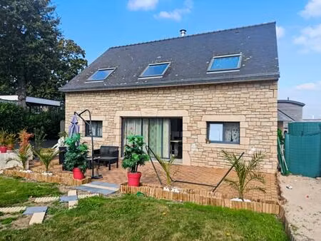 charmante maison 5 pièces à ambon  spacieuse et lumineuse