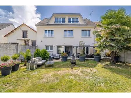 maison de 8 pièces de 213 m² située à paray-vieille-poste