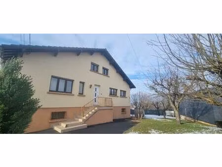 beau potentiel pour cette maison a raffaichir - 3 chambres