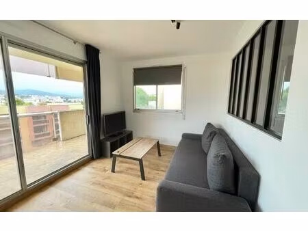 location appartement  31.7 m² t-2 à nice  959 €