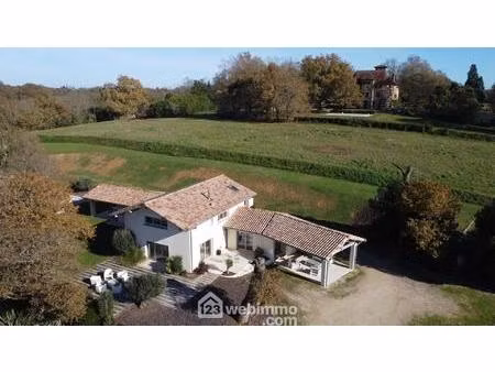 demeure exceptionnelle  au calme  sur 2 hectares