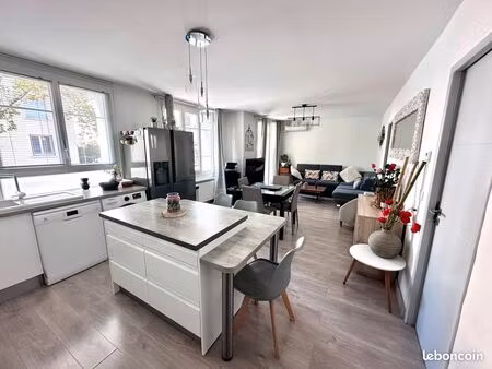 ? t4 lumineux avec balcon et parking privé – aix-en-provence