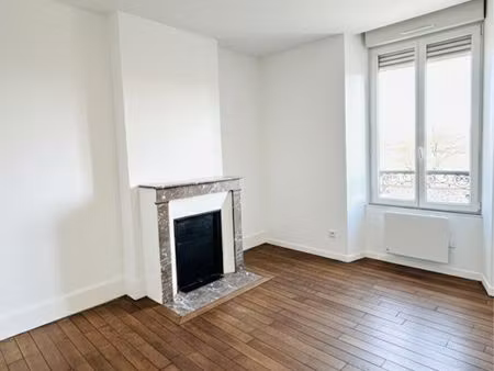 apparemment lumineux 3 pièces rénovée