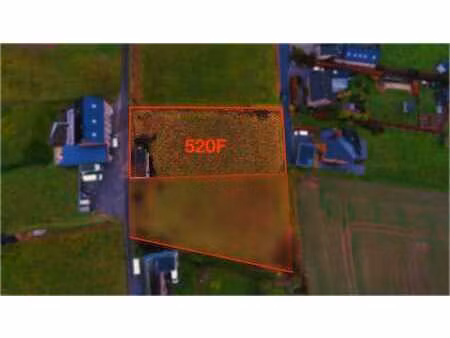 terrain  14 a  vitrival  lotis. potentiellement envisageable