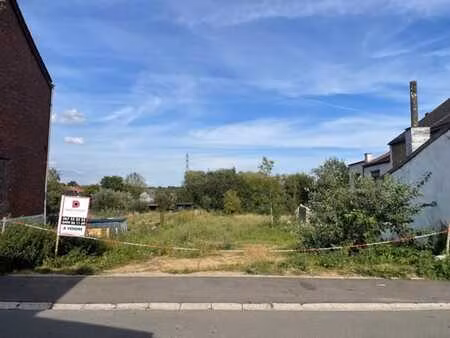 superbe terrain à bâtir de 58ares dans une rue calme !