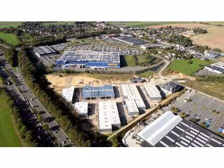 bâtiment pme à un emplacement de choix