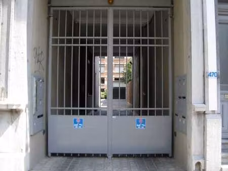 parking couvert securise - quartier chatelain - lepoutre