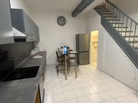 maison de ville meublée 70 m² - rénovée  climatisée & fibrée - réalmont