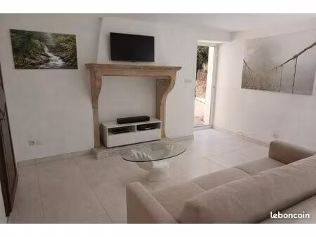 a louer maison de village - qt château vieux grillon