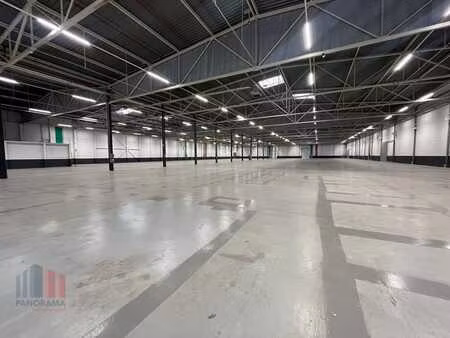 7.663 m² logistiek magazijn met kantoren in zele