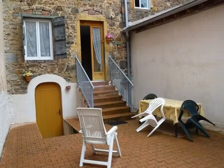 maison de village t4 84m2  3 chamdres cours privé